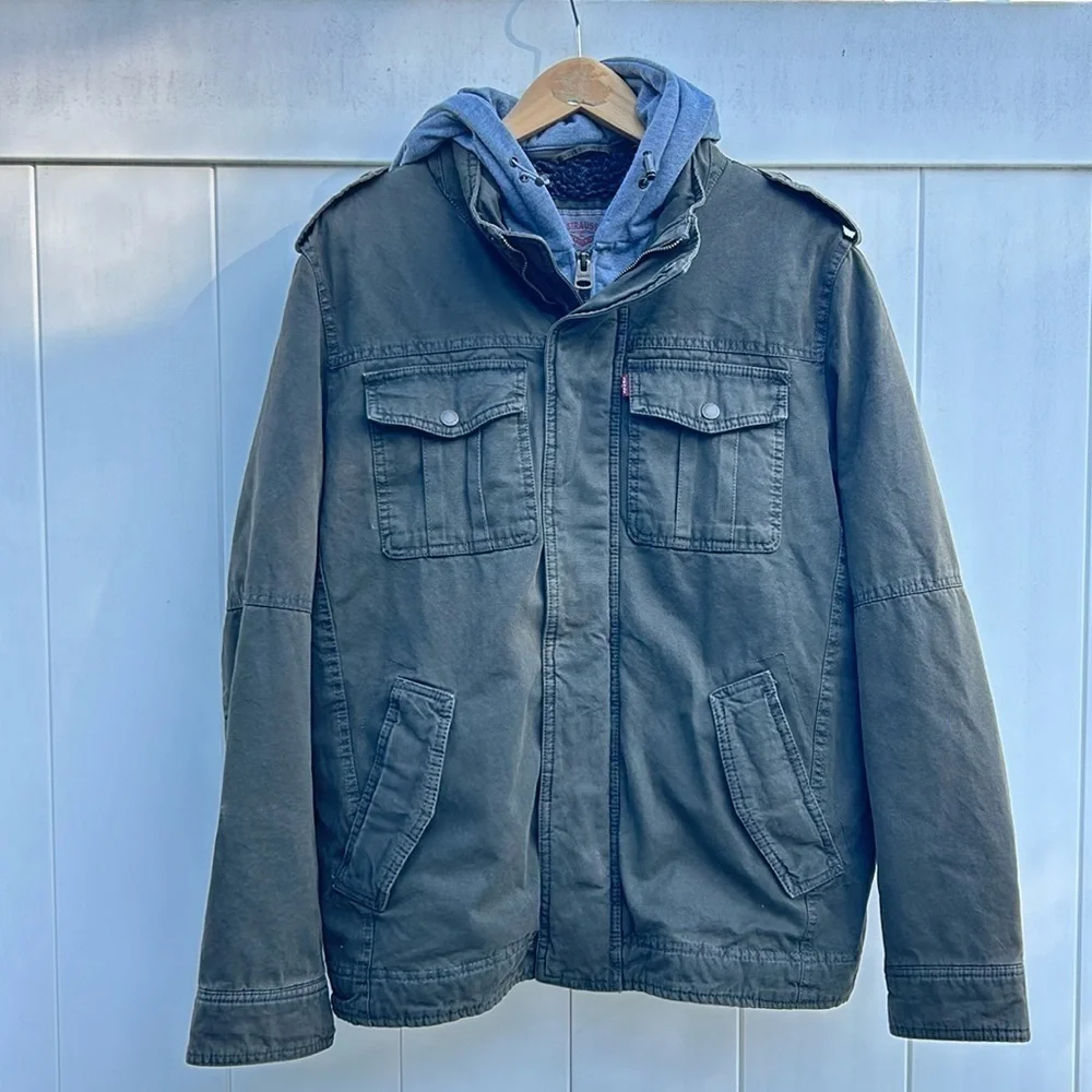 Levi's Cotton Sherpa Lined Trucker Jacket in MILITARY GREEN Size M Coat